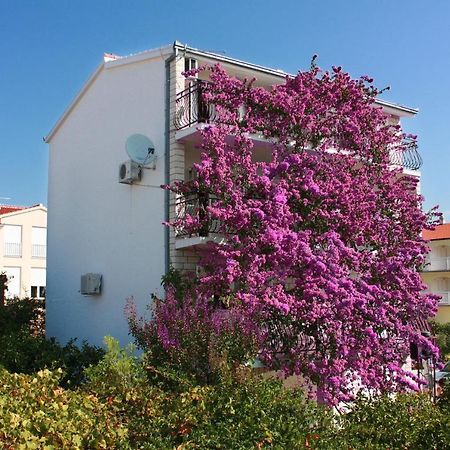 Apartments By The Sea Rastici, Ciovo - 2104 Trogir Kültér fotó