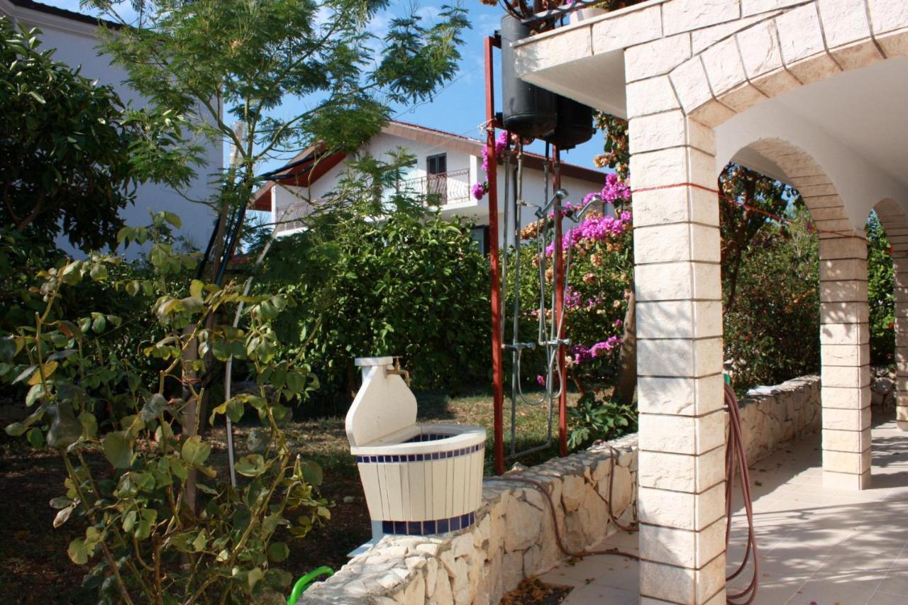 Apartments By The Sea Rastici, Ciovo - 2104 Trogir Kültér fotó
