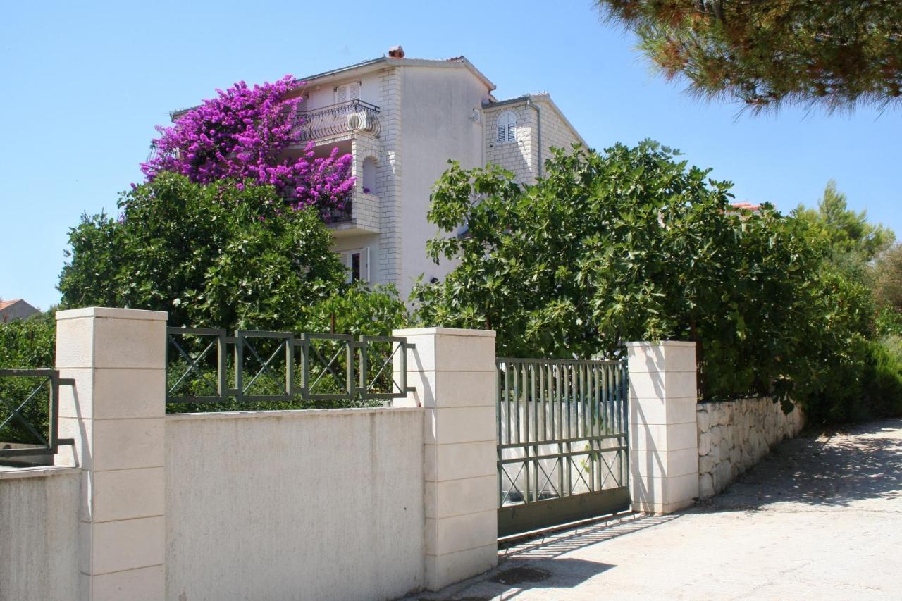 Apartments By The Sea Rastici, Ciovo - 2104 Trogir Kültér fotó