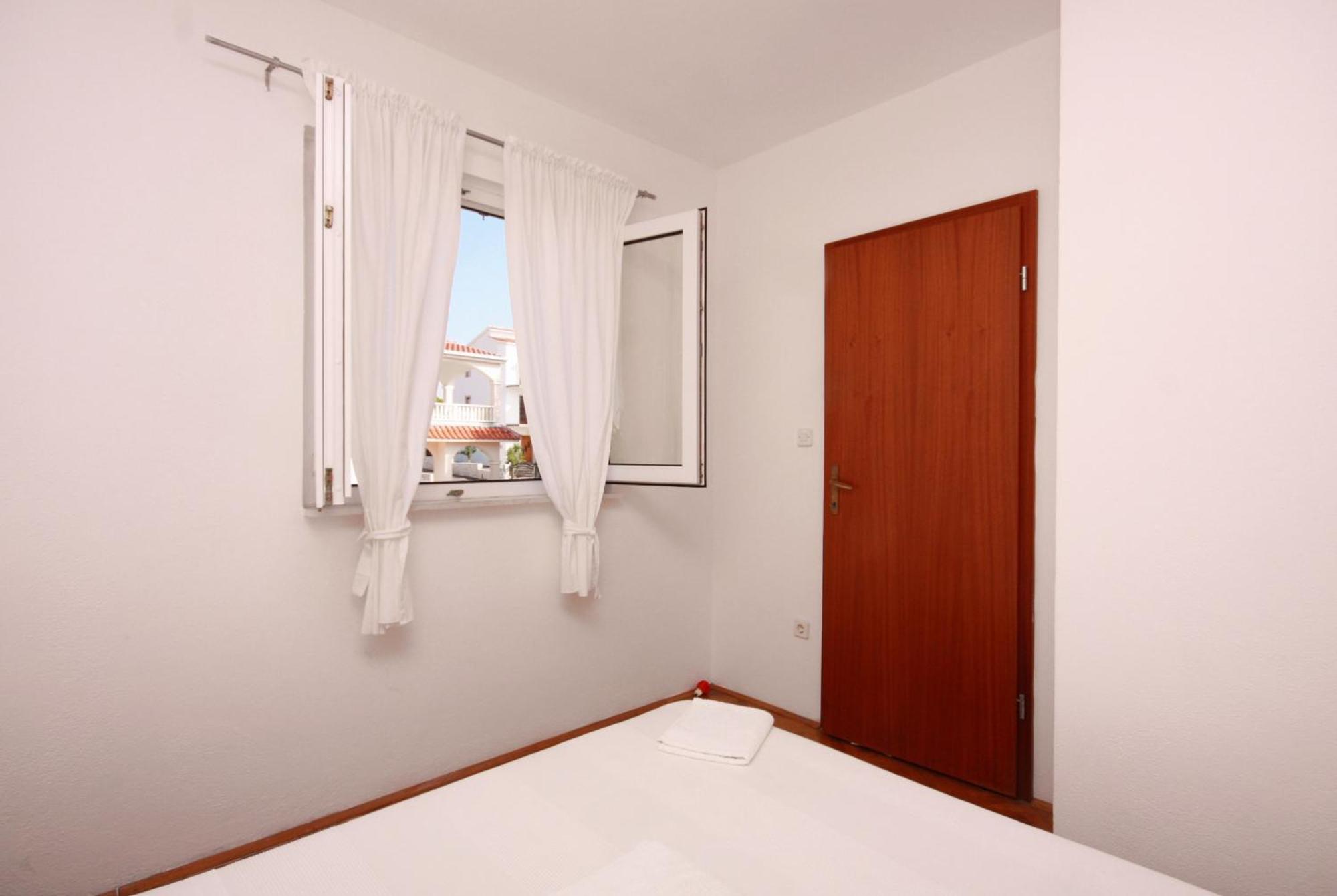 Apartments By The Sea Rastici, Ciovo - 2104 Trogir Szoba fotó